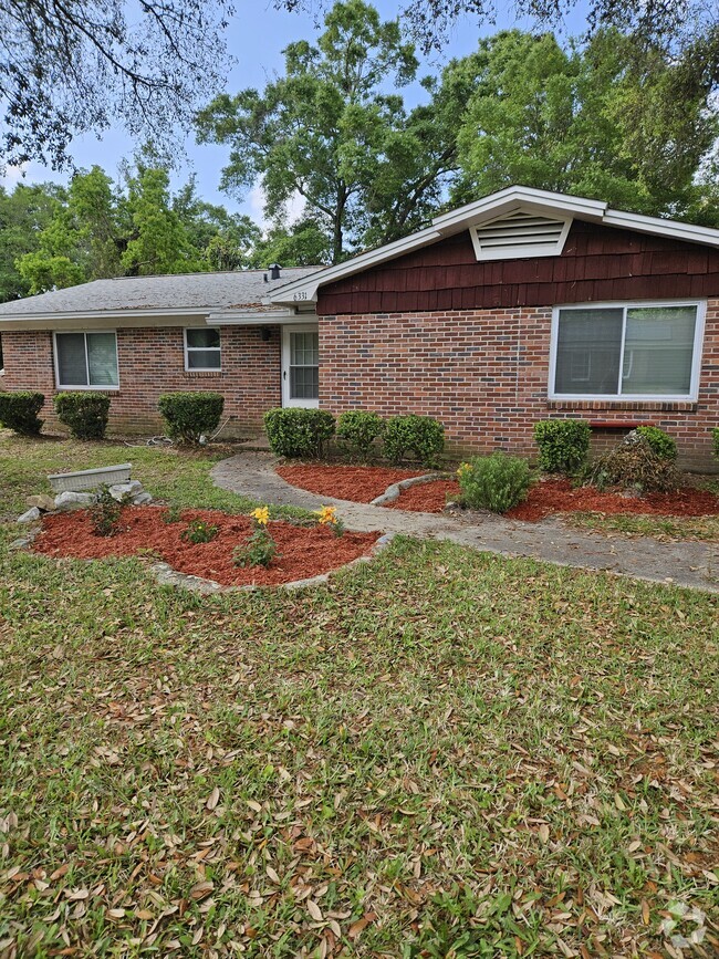 Building Photo - 6331 Mockingbird Ln Rental