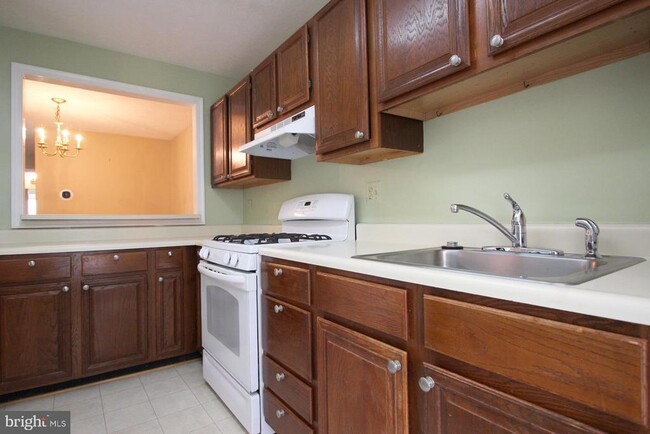 Photo - 10118 Oakton Terrace Rd Unit 10118