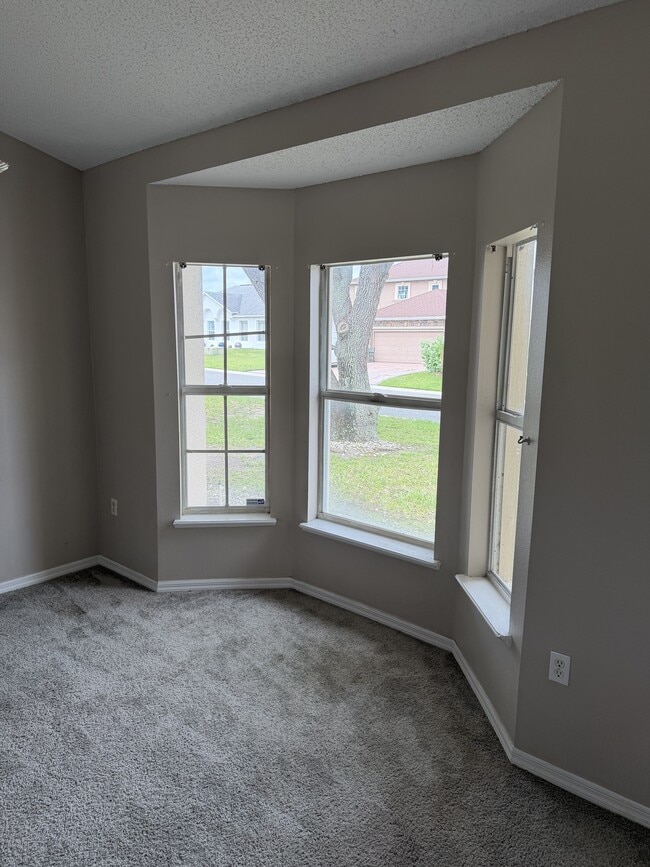 Photo - 255 Lobelia Dr