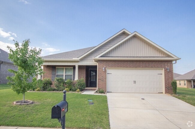 Building Photo - Spacious Full Brick in Athens City Limits!... Rental