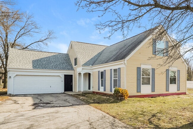 Building Photo - 4271 Unroe Ave