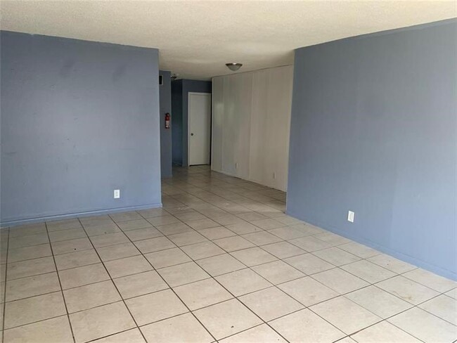 Photo - 2760 NW 58th Terrace Apartamento