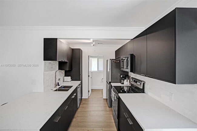 Photo - 3320 NE 13th Ave Unit 3320