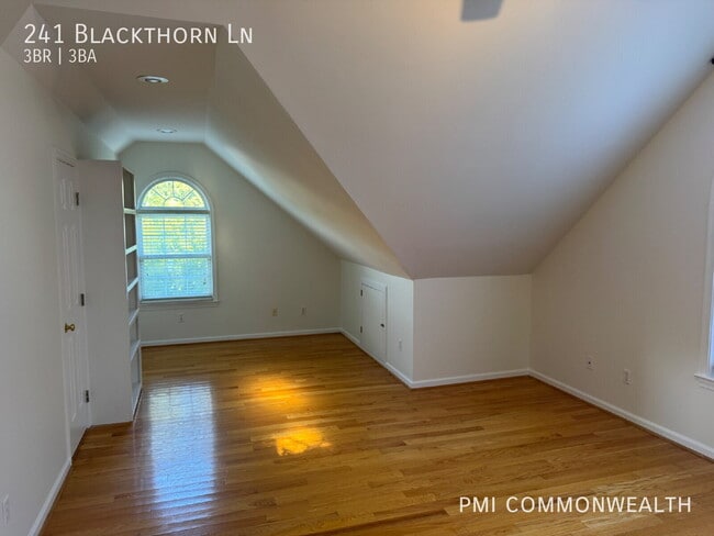 241 Blackthorn Ln