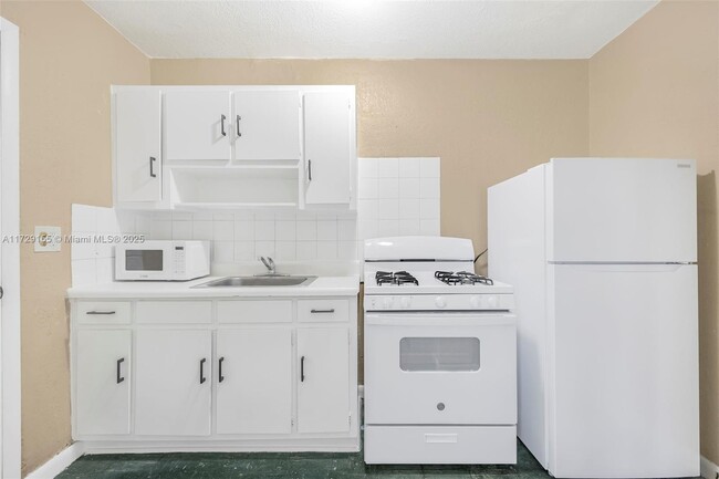 Photo - 126 SW 18th Ave Apartamento Unidad 11