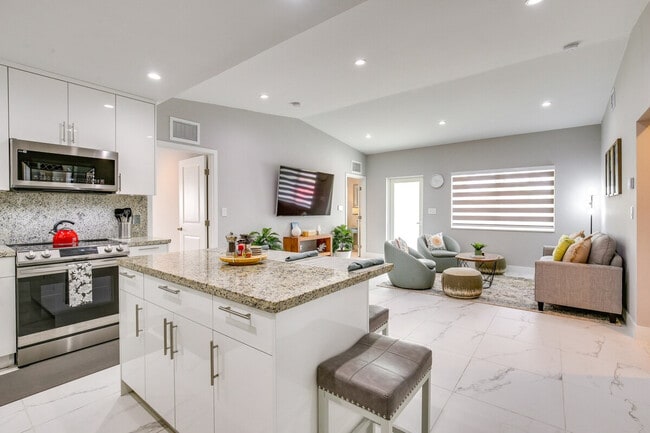 Photo - 1371 NW 131st St Unidad ID1307157P
