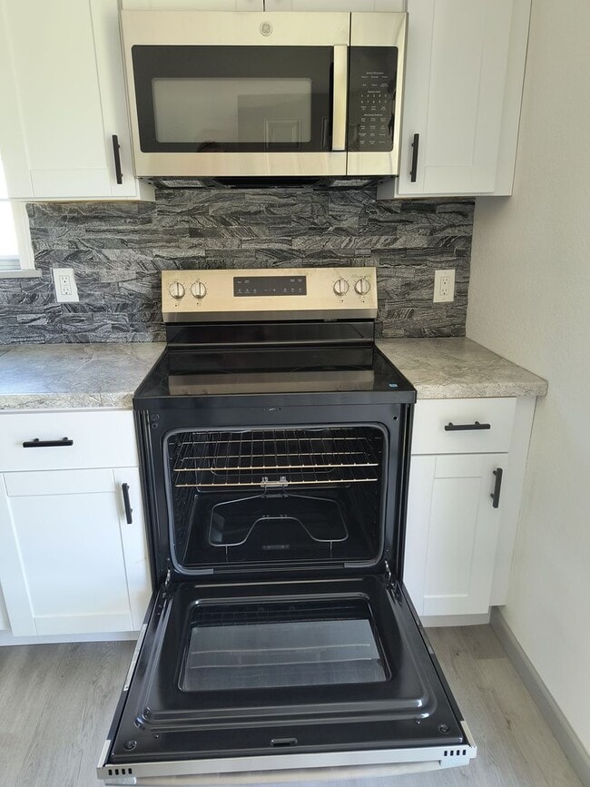 Photo - Newly Remodeled 3 Bedroom 1 1/2 Bath Home