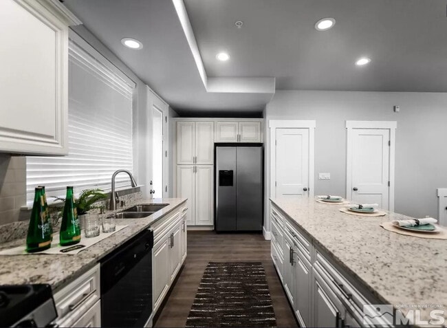 Photo - 750 Bluffs Ct