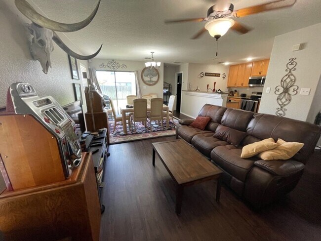 Photo - Lovely well maintained 3 bedroom 2 bath