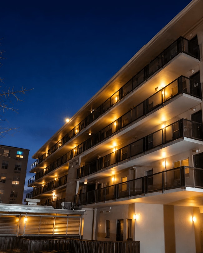 Photo - Deville Manor Apartments