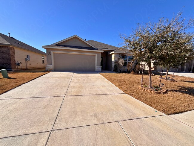 Photo - Spacious One Story 3 Bedroom Home with Covered Patio in Converse