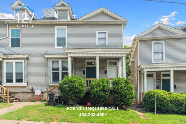 Building Photo - Spacious 3-Bedroom Apartment with Modern U...