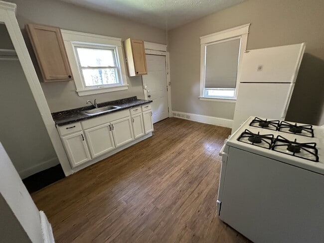 Photo - 884 E 150th St Unit 884 E 150th