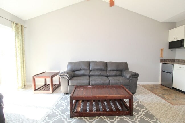 1339 Bradley Dr
