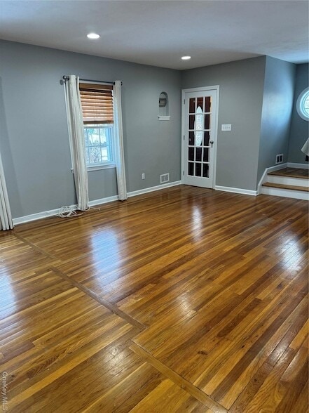 Photo - 31 Flower Rd