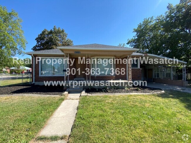 Building Photo - Take a Look at This 4 Bedroom 2 Bathroom H... Rental