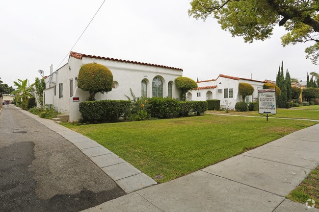 Photo - 1115 E California Ave Apartments