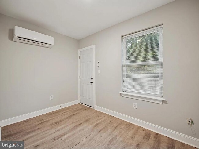 Photo - 1236 W Airdrie St Unit A