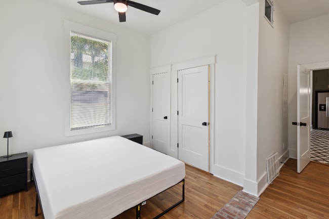 Photo - 1133 E Henry St