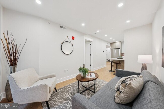 Photo - 2134 Wisconsin Ave NW Unit 2