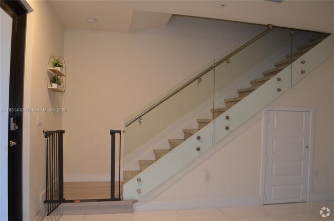 Building Photo - 10419 NW 82nd St Unit 12 Rental