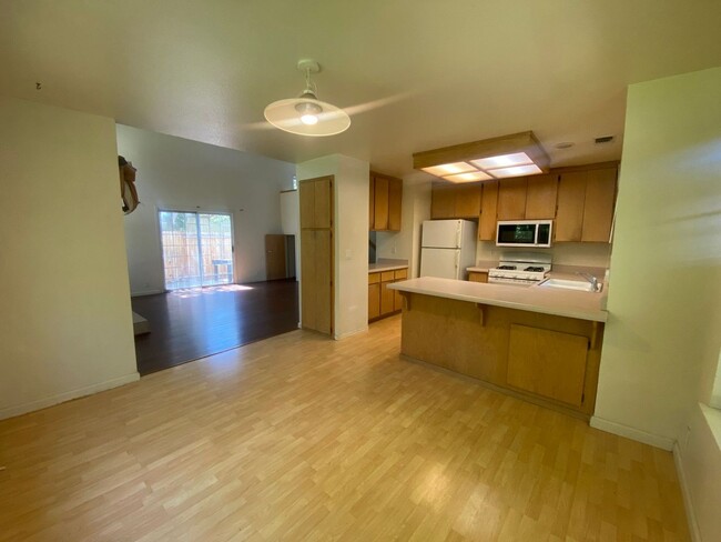 4 bedroom, 2 bath Condo in North Davis ava... - 4 bedroom, 2 bath Condo in North Davis ava...