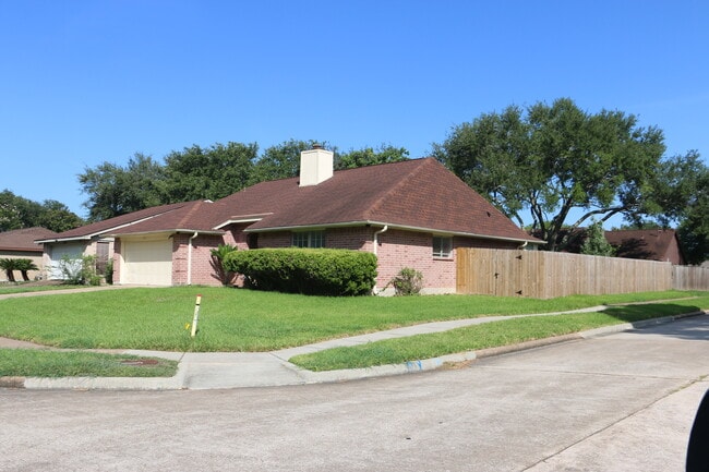 Photo - 446 Richvale Ln