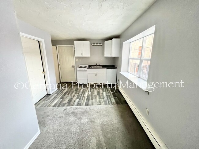 Photo - 115 E Broadway St Unit 115 C