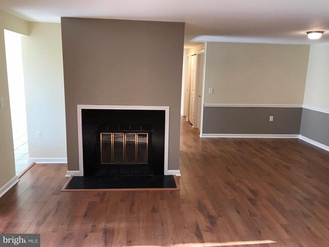 Building Photo - 18120 Chalet Dr Unit 11-203
