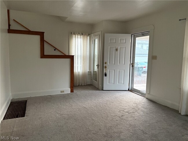 Photo - 315 E 10th St