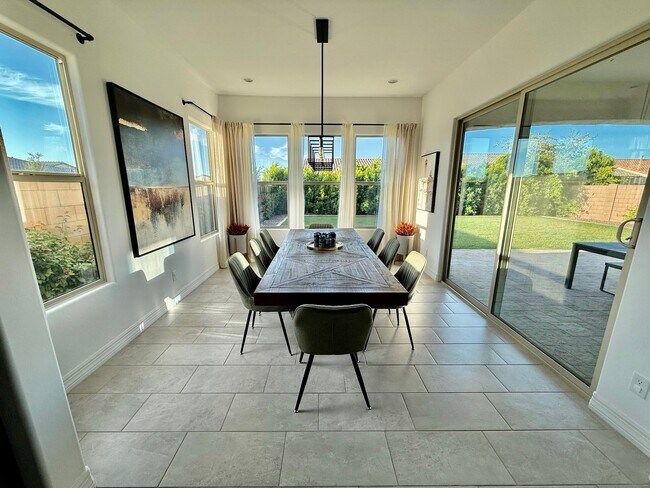 Photo - 10649 Thatcher Ave