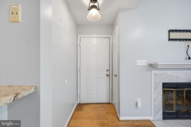 Building Photo - 933 Hillside Lake Terrace Unit 110
