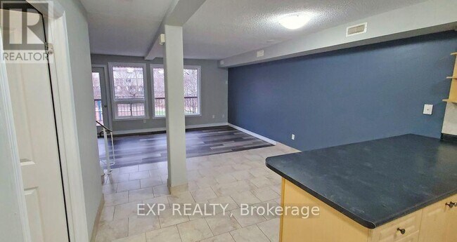 Photo - 246 Lakeshore Rd