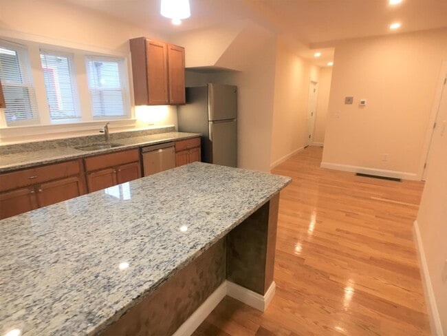 Photo - 67 Temple St Unit 2