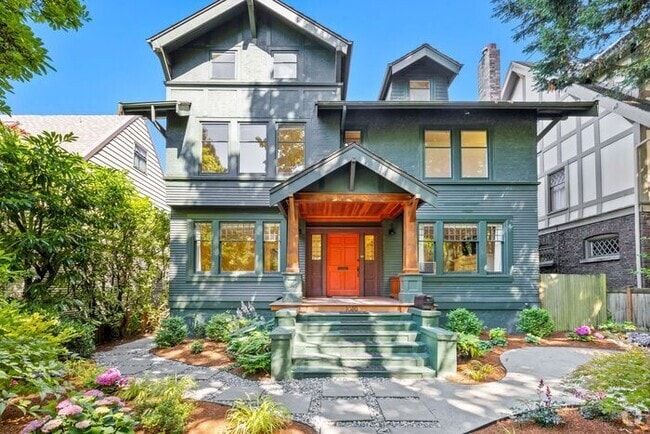 Building Photo - Stunning 1909 Craftsman w/ AC in Coveted C... Rental