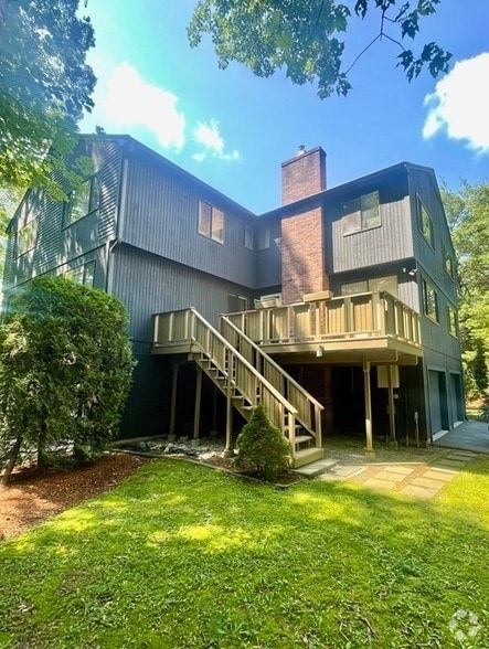 Building Photo - 42 Treetop Park Rental