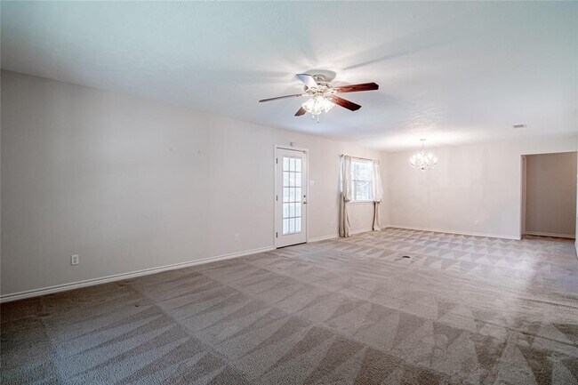 Photo - 203 Pine Valley