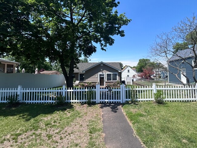 Photo - 71 Loomis Ave
