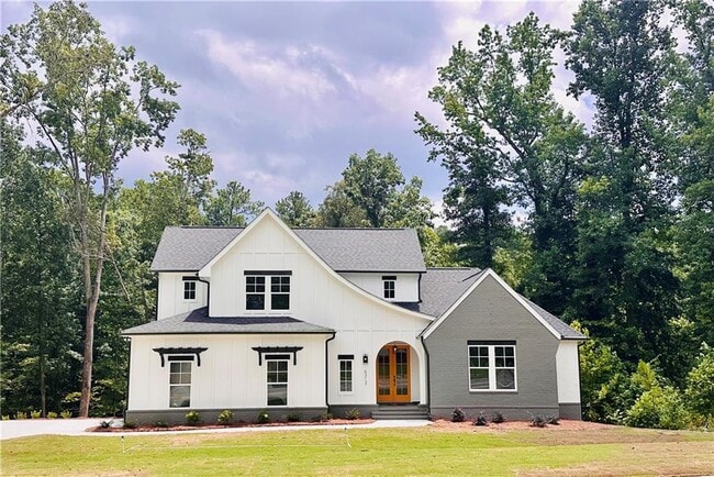 Building Photo - 6312 Woodstock Rd