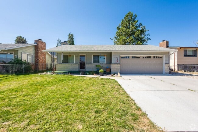 Building Photo - Central Single Family Home