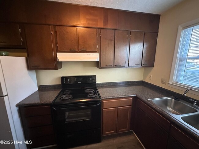 Photo - 125 Stratton Pl