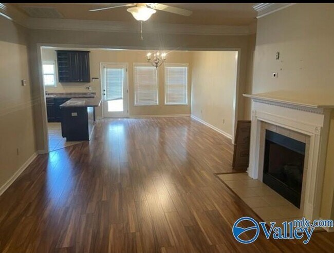 Living room - 121 Windsor Hill Rd SW