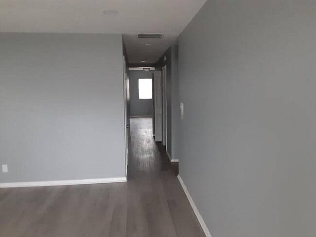 Photo - 2947 Lasalle St