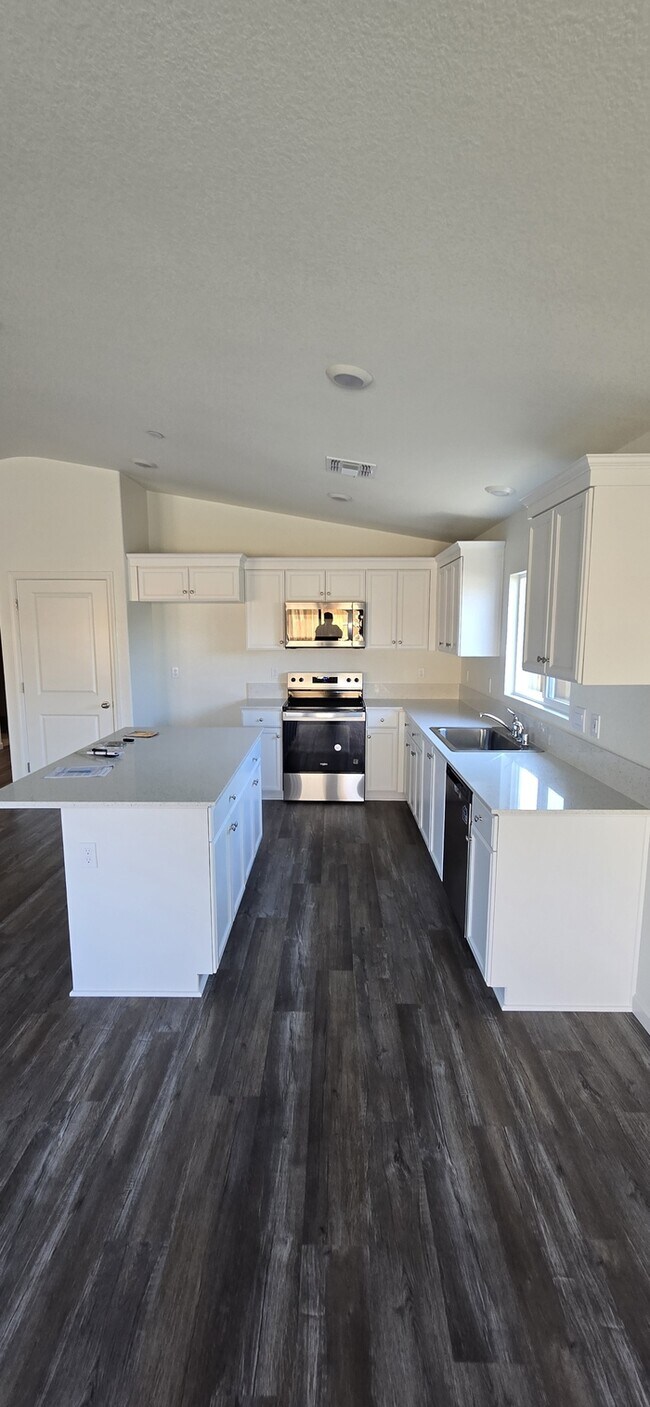 Brand New 4 Bed 3 Bath Solar Powered - Image