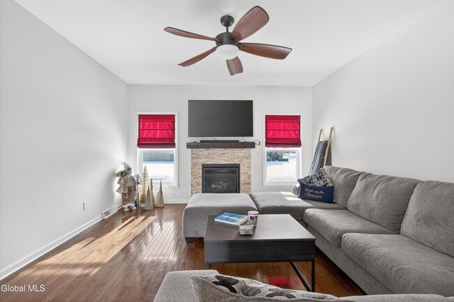 Photo - 8 Coronado Way