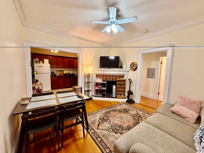 Building Photo - 21 Park Vale Ave Unit 11