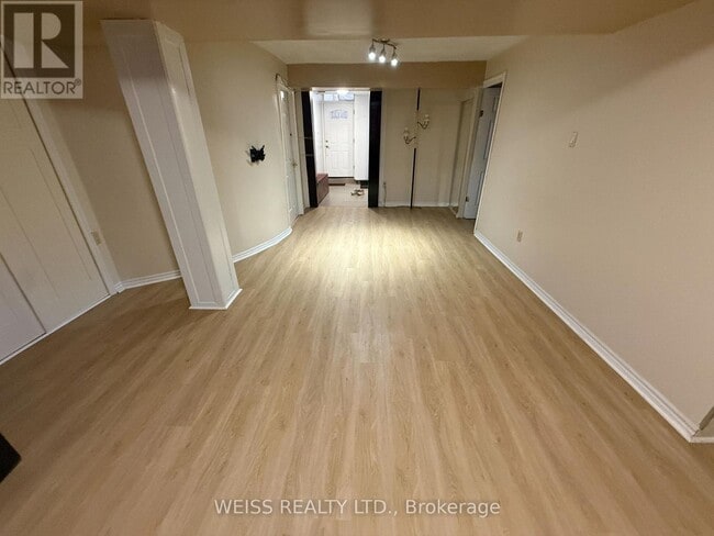 Photo - 4063 Ellesmere Rd