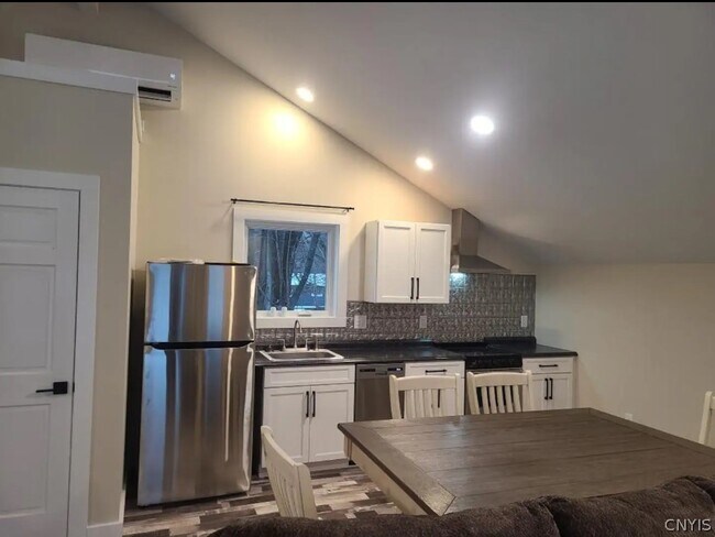 Photo - 14669 Fancher Ave