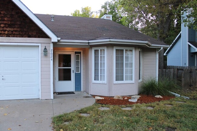 Building Photo - Home in secluded cul de sac