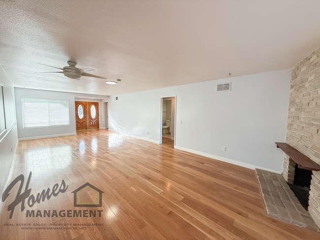 Photo - Homes Management - 3 bed, 2 bath home off Oak Hill